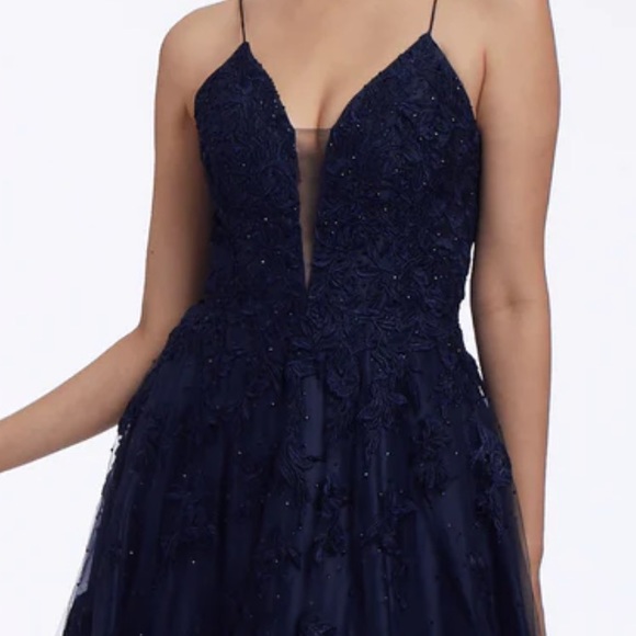 Mesh Applique Plunging Lace Up A Line Dress - Picture 4 of 8